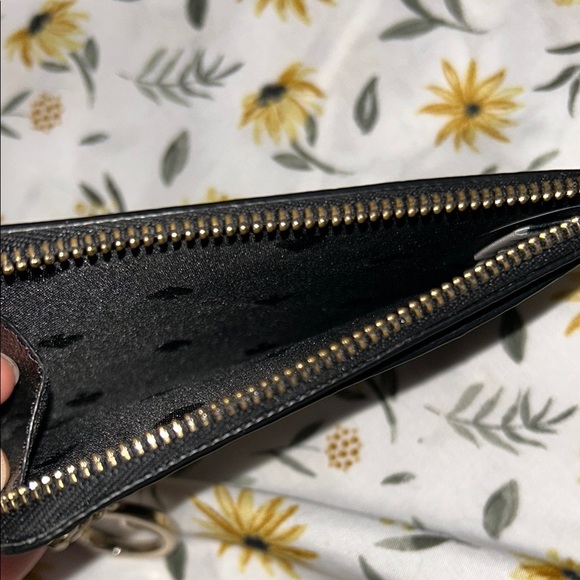 Kate Spade Darcy Lzip Black Leather Card Holder with Keychain - Picture 4 of 6